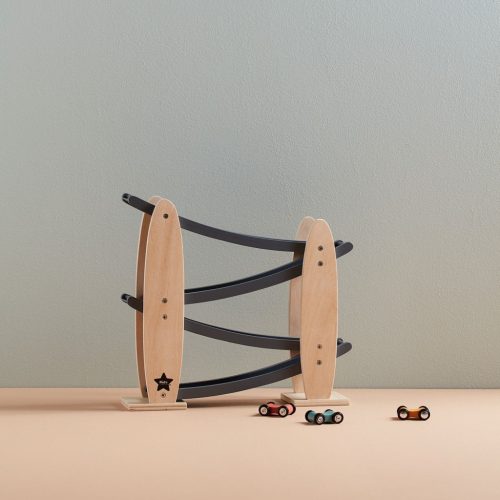 Kid's Concept autók a lejtőn