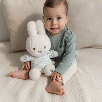 Little Dutch Miffy Plüss nyuszi – Lucky Leaves 30 cm