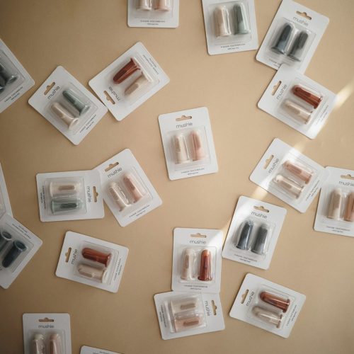 Ujjra húzható fogkefe - 4 féle