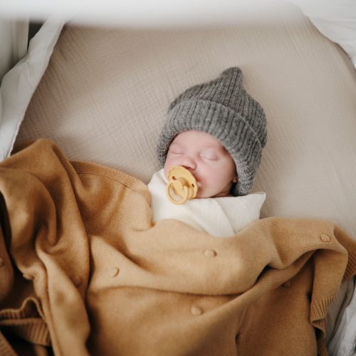 Kötött takaró - pöttyös - 3 féle